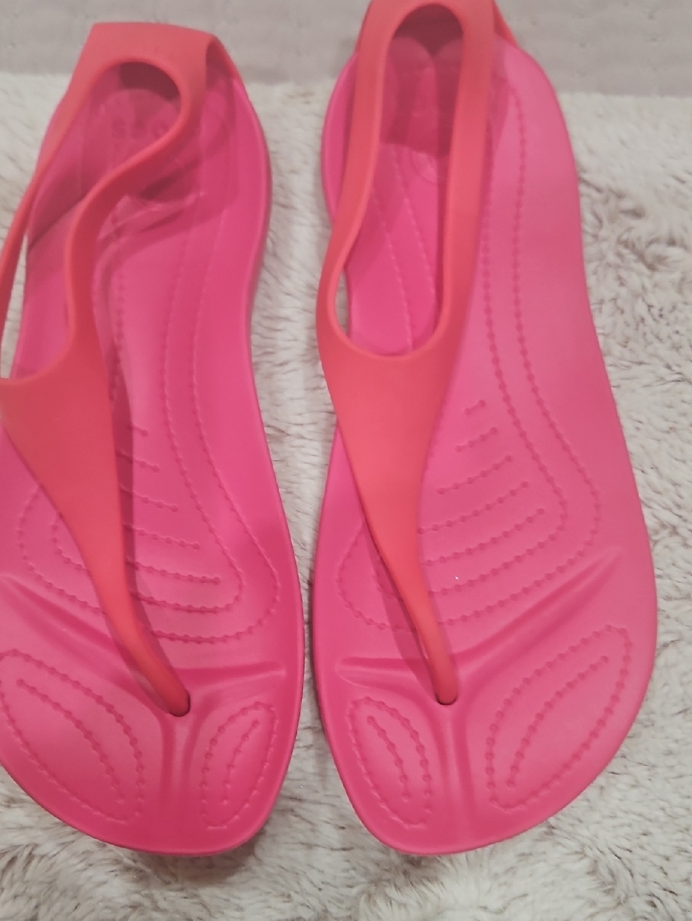 CROCS Women's Bright Pink Jelly Thong Sandals